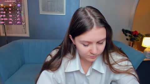 Snapshot of beatrixcutsforth chatting on October 16, 10:05 am Beatrix or Triss3 online show from October 16, 10:05 am