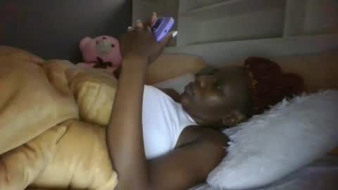 Snapshot of beautie699392 chatting on January 24, 6:03 am Lil stunner online show from January 24, 6:03 am