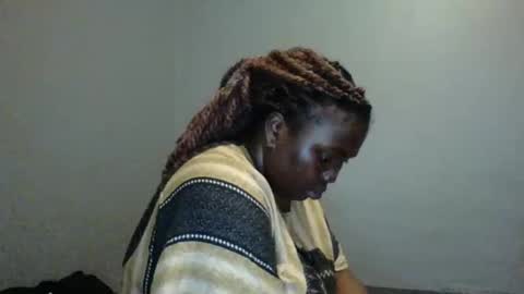 Snapshot of beautie699392 chatting on March 11, 3:34 pm Lil stunner online show from March 11, 3:34 pm