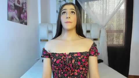 Snapshot of beautiful_doll888 chatting on April 24, 9:28 pm Valeria online show from April 24, 9:28 pm