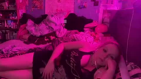 Snapshot of beautifulgal9990 chatting on March 29, 5:46 pm beautifulgal9990 online show from March 29, 5:46 pm