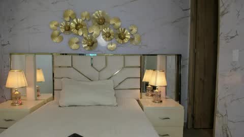   online show from April 10, 11:20 pm