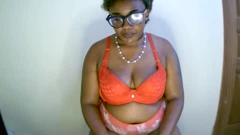 beautifulpeach2 online show from January 19, 12:28 pm