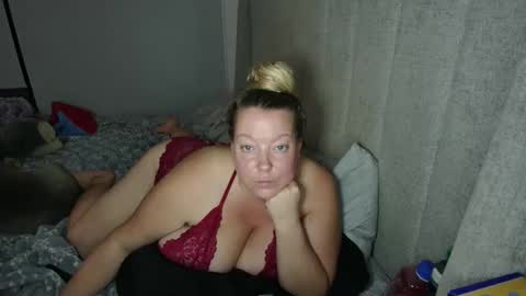 Snapshot of beauty4agent chatting on April 4, 5:16 am beauty4agent online show from April 4, 5:16 am