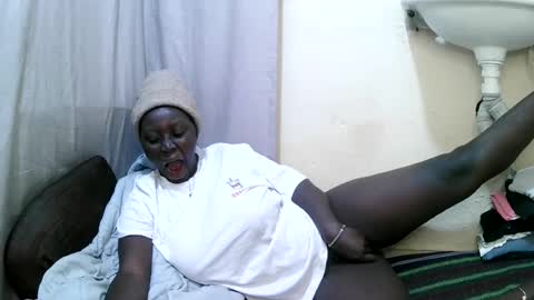 Snapshot of beauty_anjela chatting on July 7, 7:34 am beauty_anjela online show from July 7, 7:34 am