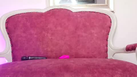 Snapshot of beauty_doll01 chatting on July 10, 2:52 pm Leydi online show from July 10, 2:52 pm