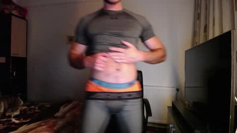 Snapshot of beauty_hard_beast chatting on September 23, 1:08 am Mia and Jake online show from September 23, 1:08 am