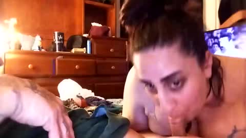 Snapshot of beautyandthebeast73 chatting on February 4, 1:56 am beautyandthebeast73 online show from February 4, 1:56 am