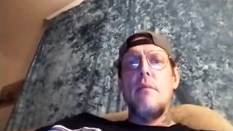 Snapshot of beautyandthebeast73 chatting on February 12, 7:02 am beautyandthebeast73 online show from February 12, 7:02 am
