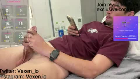 Snapshot of beautydicked chatting on February 4, 1:28 pm beautydicked online show from February 4, 1:28 pm