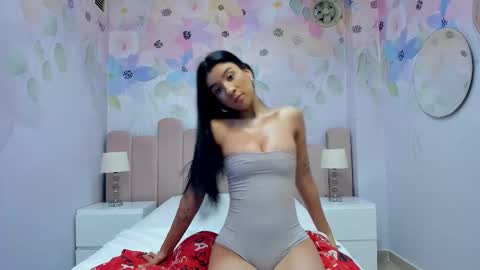Snapshot of beautydoll__ chatting on October 11, 10:25 am Lucy online show from October 11, 10:25 am