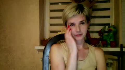 Snapshot of beautyksenia chatting on April 20, 7:15 pm BeautyKsenia online show from April 20, 7:15 pm
