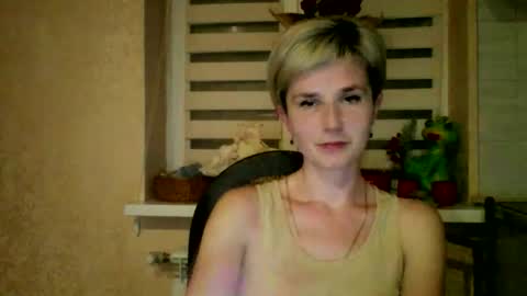 Snapshot of beautyksenia chatting on April 21, 7:28 pm BeautyKsenia online show from April 21, 7:28 pm