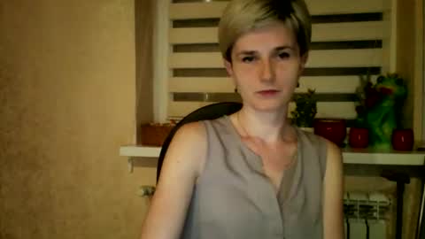 Snapshot of beautyksenia chatting on April 30, 8:57 pm BeautyKsenia online show from April 30, 8:57 pm