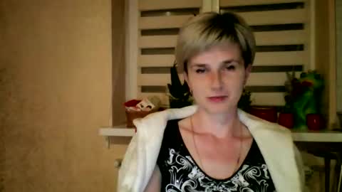 Snapshot of beautyksenia chatting on May 6, 7:08 pm BeautyKsenia online show from May 6, 7:08 pm
