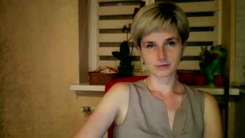 Snapshot of beautyksenia chatting on May 11, 7:33 pm BeautyKsenia online show from May 11, 7:33 pm