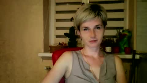 Snapshot of beautyksenia chatting on May 12, 7:33 pm BeautyKsenia online show from May 12, 7:33 pm