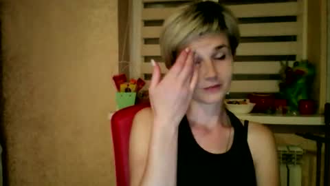Snapshot of beautyksenia chatting on May 20, 7:20 pm BeautyKsenia online show from May 20, 7:20 pm