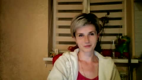 Snapshot of beautyksenia chatting on June 9, 7:14 pm BeautyKsenia online show from June 9, 7:14 pm