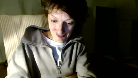 Snapshot of bebacksooon chatting on December 1, 8:09 pm Raluca online show from December 1, 8:09 pm