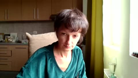 Snapshot of bebacksooon chatting on September 26, 9:13 am Raluca online show from September 26, 9:13 am