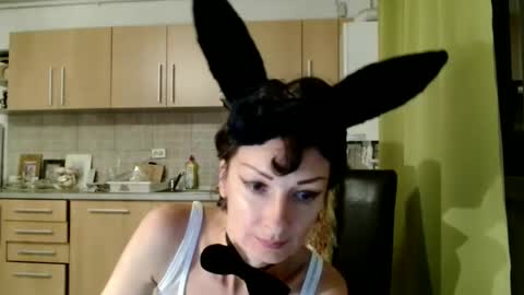 Snapshot of bebacksooon chatting on October 5, 5:22 pm Raluca online show from October 5, 5:22 pm