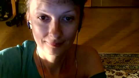 Raluca online show from June 11, 8:40 pm