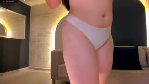 Am Becca online show from February 8, 10:19 pm