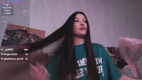 Snapshot of beccahert chatting on February 23, 5:23 am BeccaHert online show from February 23, 5:23 am