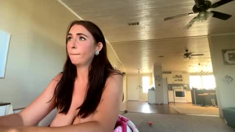 Snapshot of beccaraexoxo chatting on June 11, 12:32 am beccaraexoxo online show from June 11, 12:32 am