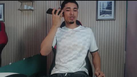 becker2_ online show from December 2, 10:27 pm