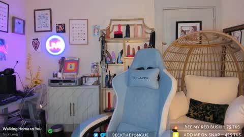 Snapshot of beckthetongue chatting on March 15, 3:34 am Beck the tongue online show from March 15, 3:34 am