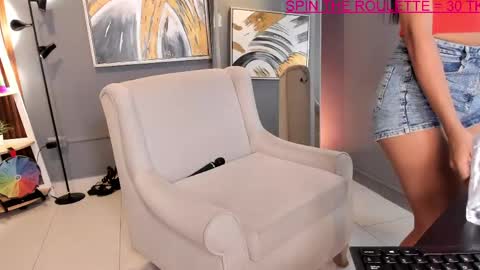 Snapshot of becky_vega chatting on May 2, 10:53 am Victoria online show from May 2, 10:53 am