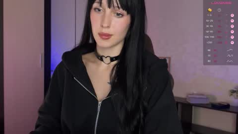 Violet online show from November 6, 4:30 pm