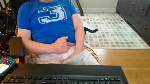 Snapshot of bedwetboy chatting on April 19, 2:49 pm Bedwetboys online show from April 19, 2:49 pm