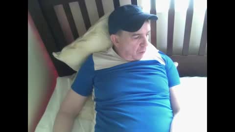 Snapshot of bedwetboy chatting on April 26, 1:42 pm Bedwetboys online show from April 26, 1:42 pm