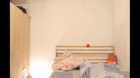 bee_thai online show from March 6, 5:11 pm