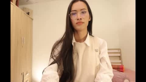 bee_thai online show from November 7, 7:47 pm