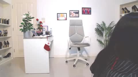 Bee if you ever see the girl who can take 12 inch all the way inside the ass try me online show from January 14, 3:11 am