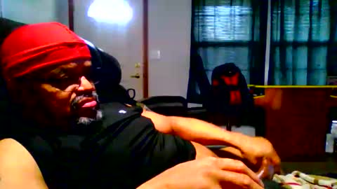 Snapshot of beef69dog chatting on June 6, 2:44 pm BEEF69DOG online show from June 6, 2:44 pm