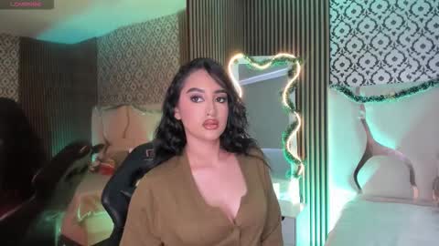 BELLA online show from November 29, 7:28 pm