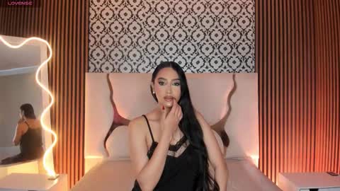 BELLA online show from December 15, 12:31 pm