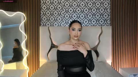 BELLA online show from December 16, 12:43 pm