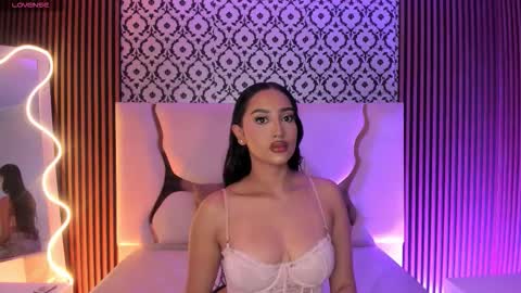 BELLA online show from February 11, 11:48 am