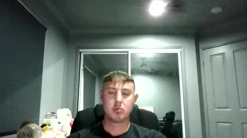 Snapshot of beelzebubxo chatting on October 15, 2:11 am beelzebubxo online show from October 15, 2:11 am