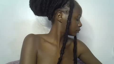 Snapshot of beeswee chatting on December 20, 9:28 pm beeswee online show from December 20, 9:28 pm