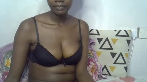 Snapshot of beeswee chatting on December 27, 10:45 am beeswee online show from December 27, 10:45 am