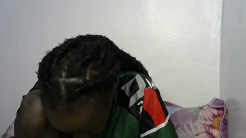 Snapshot of beeswee chatting on January 15, 9:02 am beeswee online show from January 15, 9:02 am