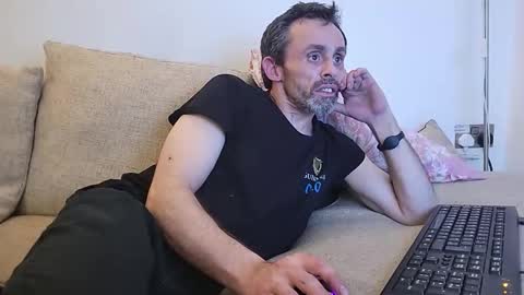 Snapshot of begbestuk chatting on November 2, 5:10 am begbestuk online show from November 2, 5:10 am