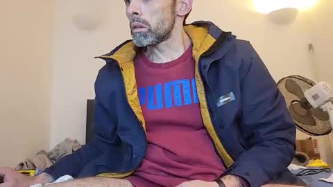 Snapshot of begbestuk chatting on November 26, 1:28 am begbestuk online show from November 26, 1:28 am